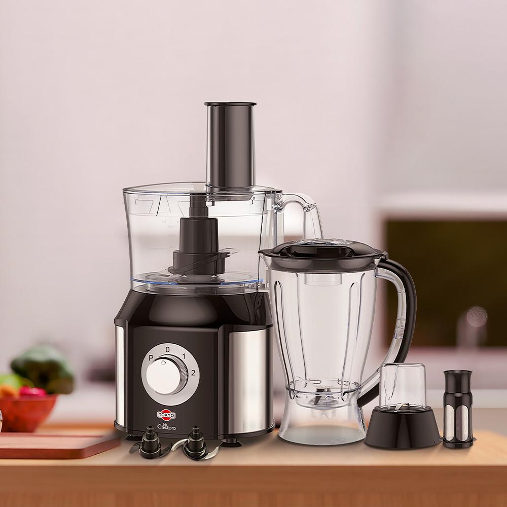 Procesa tus alimentos con Tokyo. Además cuenta con 6 funciones en 1, cuenta con un diseño moderno de corte limpio y la capacidad de preparar todo tipo de alimentos a la perfección.

Descripción
* Incluye diversos accesorios.
* 2 velocidades + pulsar.
* 6 funciones en 1.
* Potencia 500W.

Imágenes meramente ilustrativas. Imágenes e información sujetas a cambios sin previo aviso.
Medidas del Packaging
PESO: 4000 GR
ANCHO: 22 CM
ALTO: 40 CM
LARGO: 38 CM