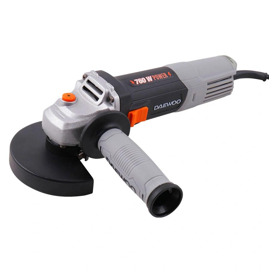 La amoladora Daewoo DAAG 115-76L dispone de un potente motor eléctrico que otorga una gran potencia de 760 W, permitiéndolo alcanzar la velocidad de 11000 rpm en trabajo en vacío. Su diseño ergonómico te brinda comfort y junto a su confiable motor se suman para ofrecerte una herramienta indispensable para realizar cortes y reducciónes en todo tipo de superficies. La amoladora Daewoo DAAG 115-76L es tu herramienta ideal para potenciar tus habilidades. En Comagro S.A. te asesoramos para brindarte soluciones a todo tipo de necesidades del sector, con el mejor servicio y productos de la más alta calidad. Garantía: 6 meses de garantía bajo nuestras condiciones generales de venta.

Especificaciones
- Marca: DAEWOO
- Frecuencia: 50 Hz
- Voltaje V:	230 V
- Tipo de Producto: AMOLADORA
- Velocidad Máxima:	11000 rpm
- Potencia Watts: 760 W