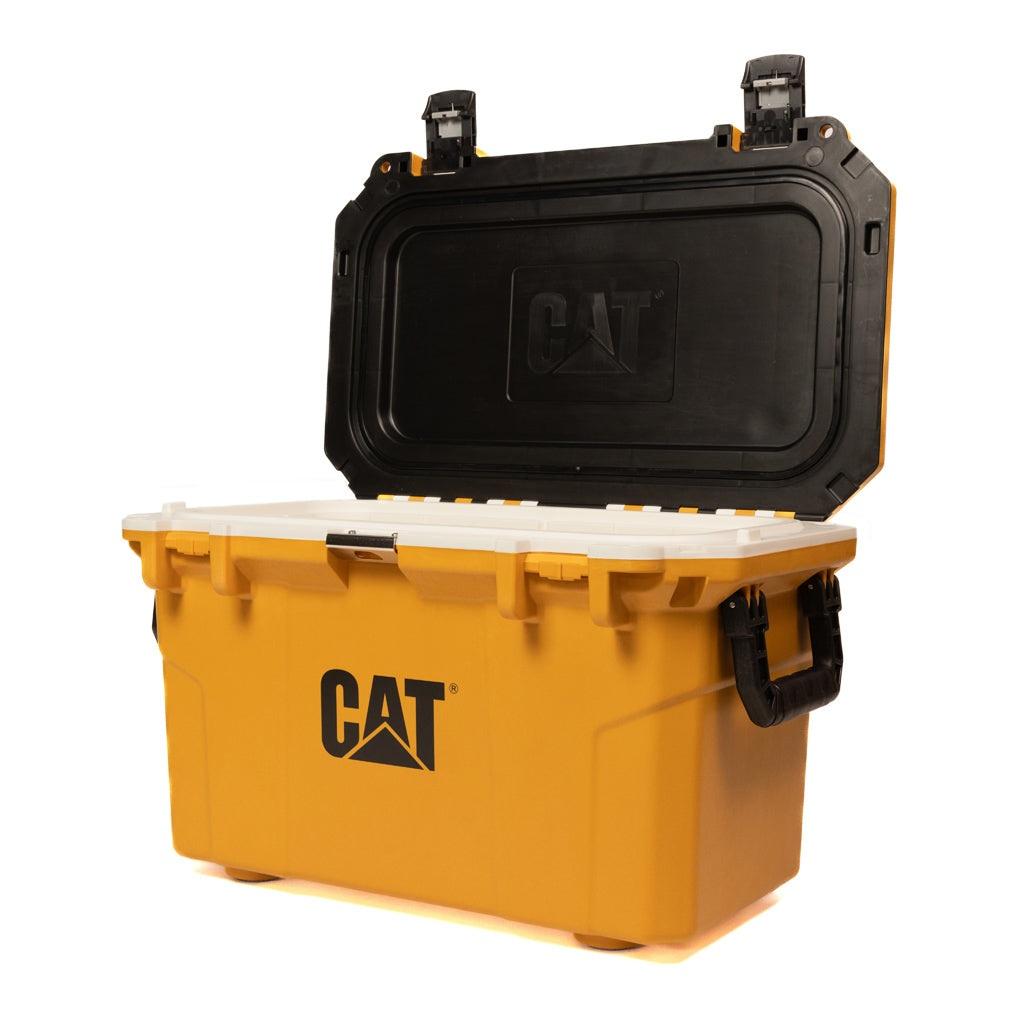 - Diseño robusto y duradero, construido para resistir las condiciones más adversas
- Patas antideslizantes y que no dejan marcas
- Pestillos de presión y tracción para garantizar un cierre total
- Manijas robustas para garantizar movilidad 
- Mantiene el hielo por hasta 7 días sin apertura de la tapa
- Abridor de botellas integrado
- Tiene capacidad para aprox. 53 latas de bebidas, incluyendo hielo
- Posa vasos integrado en la tapa
- Dimensiones internas (LxWxD): 667*335*389mm
- Dimensiones Externas (LxWxD): 805*493*499mm