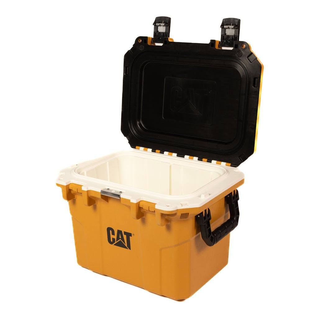 Características Principales:

- Diseño robusto y duradero, construido para resistir las condiciones más adversas
- Patas antideslizantes y que no dejan marcas
- Pestillos de presión y tracción para garantizar un cierre total
- Manijas robustas para garantizar movilidad 
- Mantiene el hielo por hasta 5 días sin apertura de la tapa
- Abridor de botellas integrado
- Tiene capacidad para aprox. 25 latas de bebidas, incluyendo hielo
- Posa vasos integrado en la tapa
- Dimensiones internas (LxWxD): 423*295*304mm
- Dimensiones Externas (LxWxD): 576*468*417mm