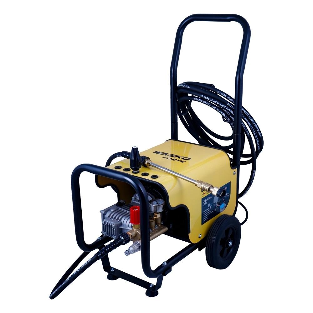 La hidrolavadora FORTEW, desarrollada por WASKO, es una herramienta versátil diseñada para cumplir con las demandas tanto del ámbito doméstico como comercial, incluyendo lavaderos. Su motor potente de 2200 W y 3 HP brinda una potencia excepcional que garantiza una limpieza eficaz en una variedad de superficies. La FORTEW se destaca por su motor de inducción, lo que permite un funcionamiento más prolongado, potente y con menor riesgo de sobrecalentamiento. Esta característica no solo aumenta la eficiencia de limpieza, sino que también prolonga la vida útil del equipo. La hidrolavadora FORTEW se convierte en tu mejor aliado para enfrentar tareas de limpieza tanto en el hogar como en entornos comerciales. Su potencia y durabilidad te aseguran resultados profesionales en cada uso. Además, la eficiencia en el uso del agua es una característica esencial, lo que significa que no solo obtienes un rendimiento sobresaliente, sino que también contribuyes al ahorro de recursos. Descubre cómo la hidrolavadora FORTEW de WASKO se adapta a tus necesidades de limpieza, brindando una experiencia confiable y eficaz en cada tarea. Experimenta la comodidad de tener a tu disposición una herramienta potente y duradera que te garantizará eficacia en tus trabajos de limpieza.

Especificaciones
- Marca	WASKO
- Voltaje V	220V
- Tipo de Producto	HIDROLAVADORA
- Modelo	FORTEW
- Tipo de Motor	ELÉCTRICO
- Caudal	900 L/H
- Potencia Watts	2200W
- OBSERVACIÓN	El producto entregado puede diferir de la fotografía y especificaciones. Los precios expresados son para compras al contado y de forma online, si requiere financiación o comprar por otro canal los mismos pueden variar