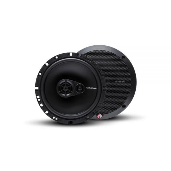 Un parlante para ser reemplazo directo de fábrica, con excelente eficiencia y claridad en todo el rango sonoro. Ideal para quienes buscan mejorar el sistema de audio sin complicaciones técnicas.

Características principales:

- Woofer de 6.5″ con cono de polipropileno y surround de goma
- Tweeter de cúpula de seda de ½″ y super tweeter piezoeléctrico montado en poste
- Crossover integrado oculto (ICC) para filtrado limpio y fácil instalación
- Bastidor de acero estampado, sistema CEA‑2031 certificado, 1 año de garantía
- Incluye rejillas metálicas y tornillería de montaje

- Tamaño: 6.5″ (165 mm)
- Potencia RMS / Máxima: 45 W RMS / 90 W pico por parlante (90 W RMS por par, 180 W pico por par)
- Respuesta de frecuencia: 52 Hz – 20 kHz
- Sensibilidad: 91 dB @ 1 W/1 m (aproximadamente 94 dB @ 2.83 V)
- Impedancia: 4 Ω
- Profundidad de montaje: 54.5 mm (≈2.15″); profundidad total ~2.38″ incluyendo tweeter
- Material del cono / suspensión: Polipropileno (woofer) / goma (surround); tweeter de seda y super tweeter piezoeléctrico

Incluye:
- 2 parlantes (par)
- Rejillas metálicas
- Tornillería y clips de montaje
- Crossover integrado oculto y manual de usuario

Ideal para:
- Reemplazo de parlantes de fábrica en puertas o bandejas posteriores. Perfecto para quienes utilizan radios de origen o sistemas básicos de ~20 W por canal, con gran eficiencia y sonido definido.