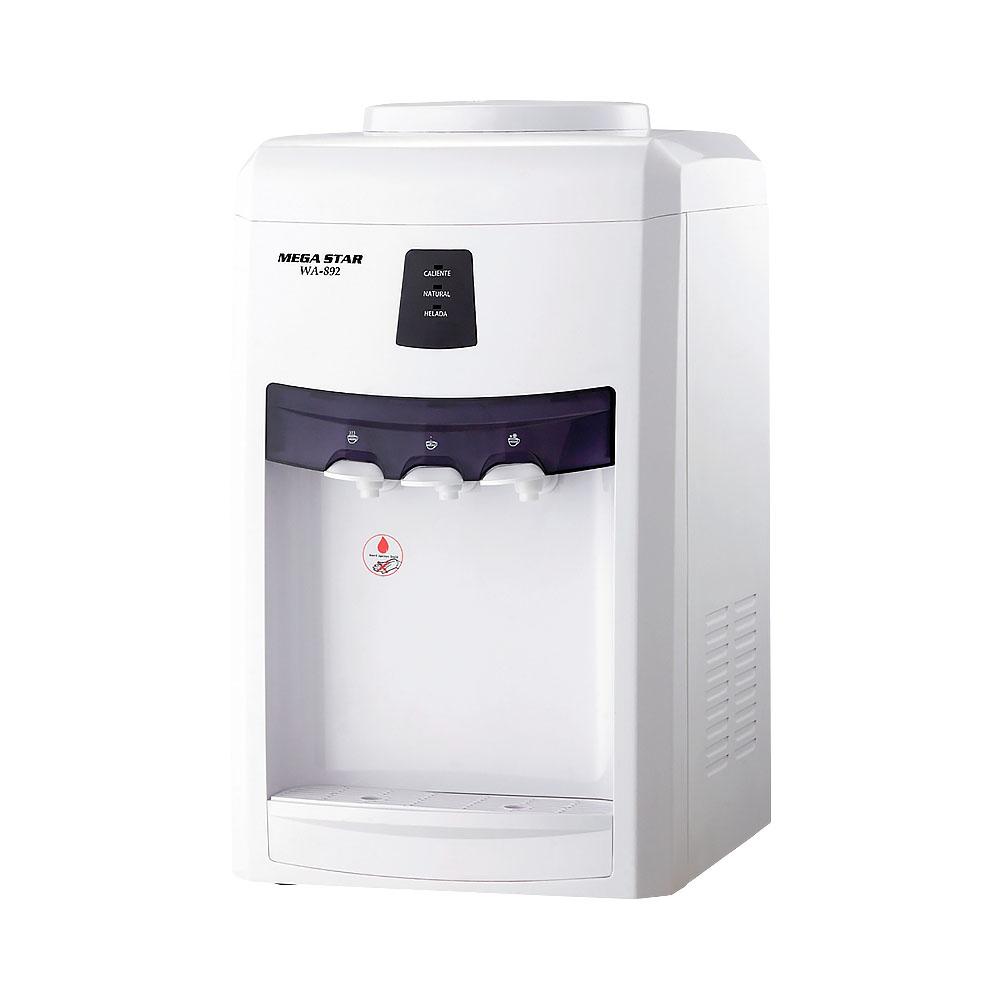 Este bebedero cuenta con un sistema de refrigeración por compresor de alto rendimiento que garantiza bebidas frías y refrescantes en todo momento. Ofrece tres opciones de temperatura: caliente, fría y natural, permitiéndote disfrutar de tus bebidas preferidas con la temperatura ideal según tus necesidades. Su funcionamiento se basa en el uso de gas R134a, lo que asegura una refrigeración eficiente y respetuosa con el medio ambiente. Perfecto para hogares, oficinas y espacios comerciales, este bebedero combina practicidad y versatilidad, siendo la solución ideal para mantener las bebidas a la temperatura adecuada durante todo el día.

- Modelo: WA892B.
- Color: Blanco.
- Voltaje: 220V.
- Gas refrigerante: R134a. 
- Sistema de refrigeración: Compresor.
- Temperaturas: Caliente, frio y natural.