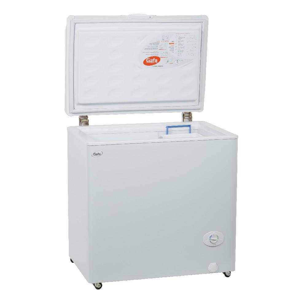 CONGELADOR GAFA HORIZONTAL ETERNITY 205LTS
FREEZER HORIZONTAL GAFA ETERNITY.

CUATRO FUNCIONES.
Ofrece 4 funciones freezer, turbo, conservador y enfriador.
LIMPIEZA SENCILLA.
Gracias a su desagote frontal es posible vaciarlo en cuestión de minutos.

CANASTO PLÁSTICO REMOVIBLE.
Tenés la posibilidad de agregarlo o quitarlo de tu freezer para adaptar el espacio interno a tus necesidades.

Descripción
* Modo Turbo Permite que el equipo conserve los alimentos entre -18°C y -23°C para un enfriamiento o congelamiento más veloz y eficaz.
* Triple función Freezer, turbo, conservador y enfriador.
* Niveles de climatización T (Tropical).
* Canastas removibles de plástico.
* Clasificación Energética A.
* Capacidad neta 202 Litros.

MEDIDAS DEL PRODUCTO.
* Ancho. 86,9 cm.
* Alto. 89,8 cm.
* Profundidad 66,4 cm.