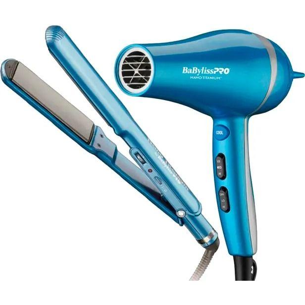 El Kit BabylissPRO, que combina la potencia de un secador profesional con la precisión de una plancha alisadora de alto rendimiento. El secador SEC5548 BNTPP72UZ ofrece un secado rápido gracias a su motor potente y tecnología iónica, que reduce el frizz y aporta brillo natural. Por su parte, la plancha PP72 PL9559 con placas de cerámica y Nano Titanium distribuye el calor de manera uniforme, logrando un alisado duradero, suave y sin encrespamiento. Este kit es ideal para dominar tu estilo en casa o llevar la calidad profesional a tus looks diarios.

Especificaciones del secador:
 

Potencia: 2000 W
Tecnología: Nano Titanium con generador de iones
Controles: 6 niveles de temperatura y velocidad 
Función: Secado rápido con reducción de frizz
Accesorio incluido: 1 boquilla concentradora + difusor 
Cable: 2.45 m
Especificaciones de la planchita:

 

Placas cerámica: 1/2" (38 mm)
Tecnología: Nano Titanium
Distribución de calor: Uniforme y constante
Diseño: Delgado y ultraligero
Función: Cabello suave, brillante y sin encrespamiento
Cable giratorio: 360° de 2,45 metros