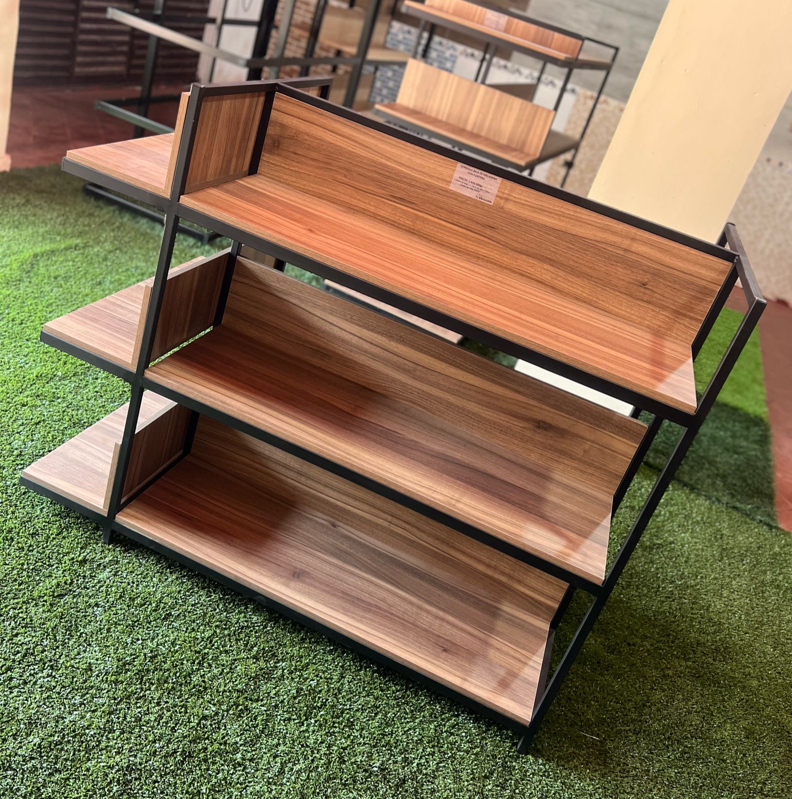 Gondola baja con puntera en melamina