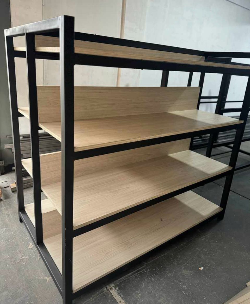 Gondola reforzada en melamina sin puntera
145 x 115 de largo x 70 de ancho